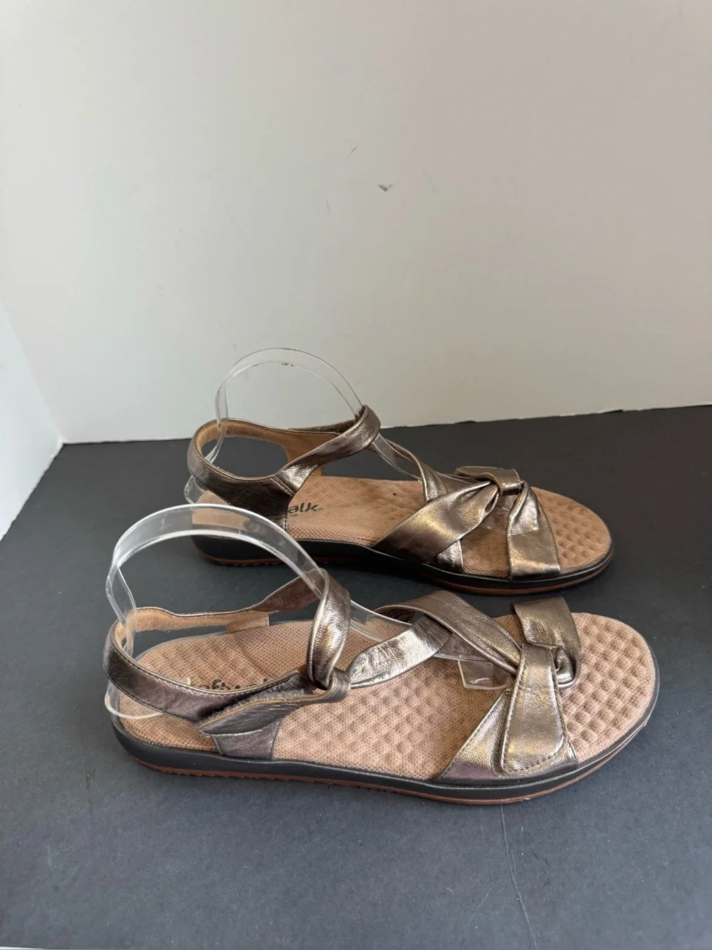 SoftWalk women's Del Rey leather sandals. Size 11M